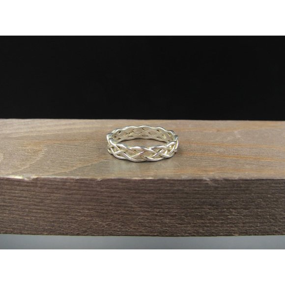 Jewelry - Size 6.75 Sterling Silver Braid Pattern Plain Band Ring